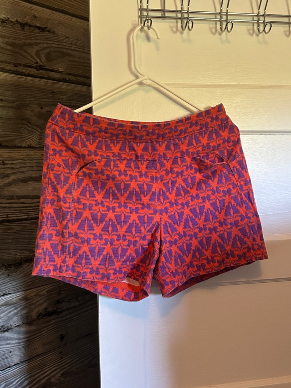 Cartonnier High-Waist Patterned Red and Purple Shorts
